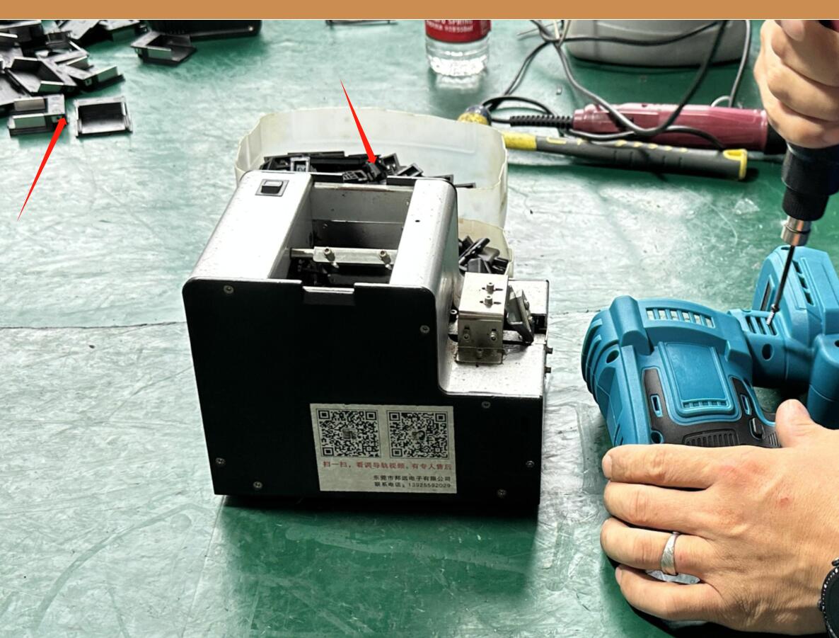 لا يقتصر على أعمال البناء ولكن يمكن استخدامه أيضا في المهام المنزلية مثل البستنة والطبخ والتنظيف وما إلى ذلك. وحول المنزل للقيادة (السحابات) ، الحفر ، القطع ، التشكيل ، الصنفرة ، الطحن ، الطحن ، التلميع ، الطلاء ، التسخين ، إلخ.