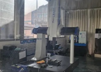Three-dimensional coordinate measuring instrument (dimensions)